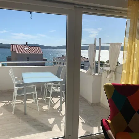 Lucie 3* Biograd Na Moru