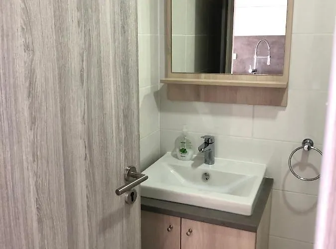 Lucie Biograd Na Moru