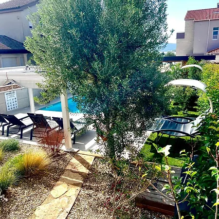 Guest house Lucie 3*